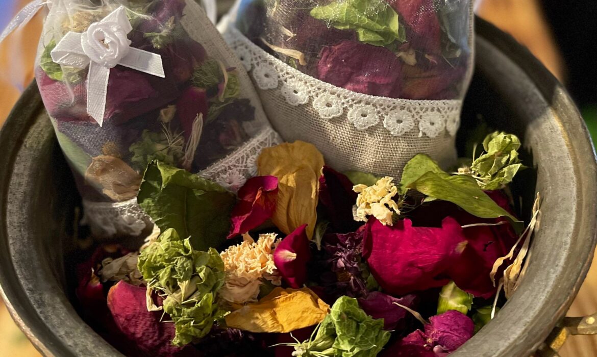 Potpourri Decor as centerpiece for aroma