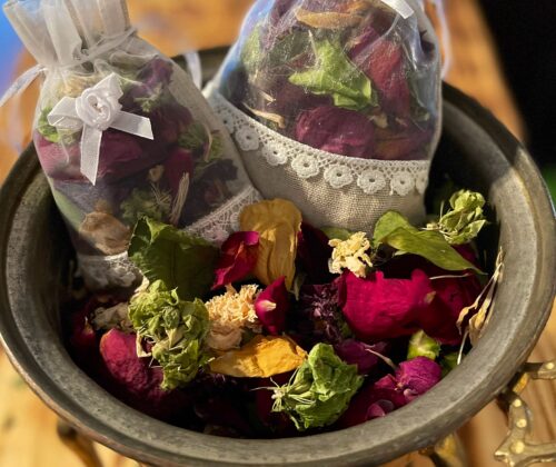 Unveiling the Art of Potpourri: A Comprehensive Guide to Selection, Creation, and Endless Possibilities