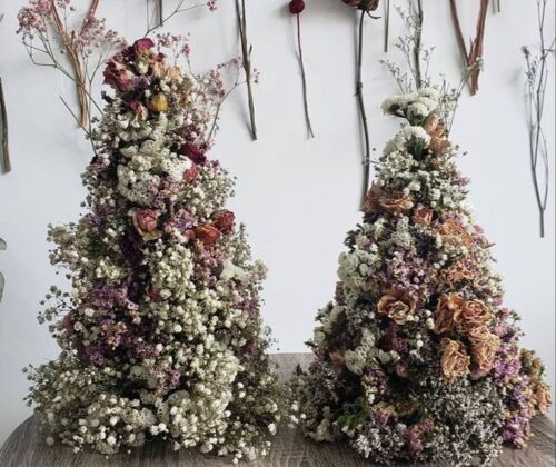 Deck the Halls with Dried Flowers: Unique Christmas Decor Ideas